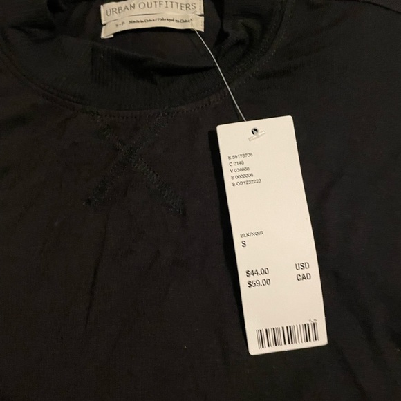 Urban Outfitters Black Tank with Shoulder Pads - Picture 2 of 2